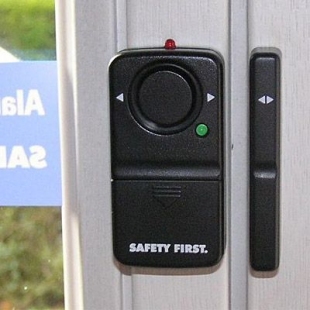 Tür- und Fensteralarm SAFETY First, schwarze Ausführung_1